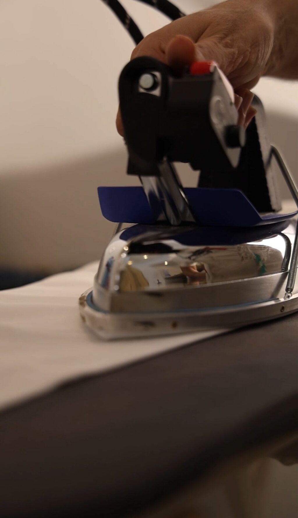 Instagram post from minutes.tailorshop. This post is in position 7.